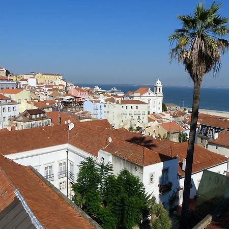 Bairrus Lisbon Apartments - Alfama Bagian luar foto