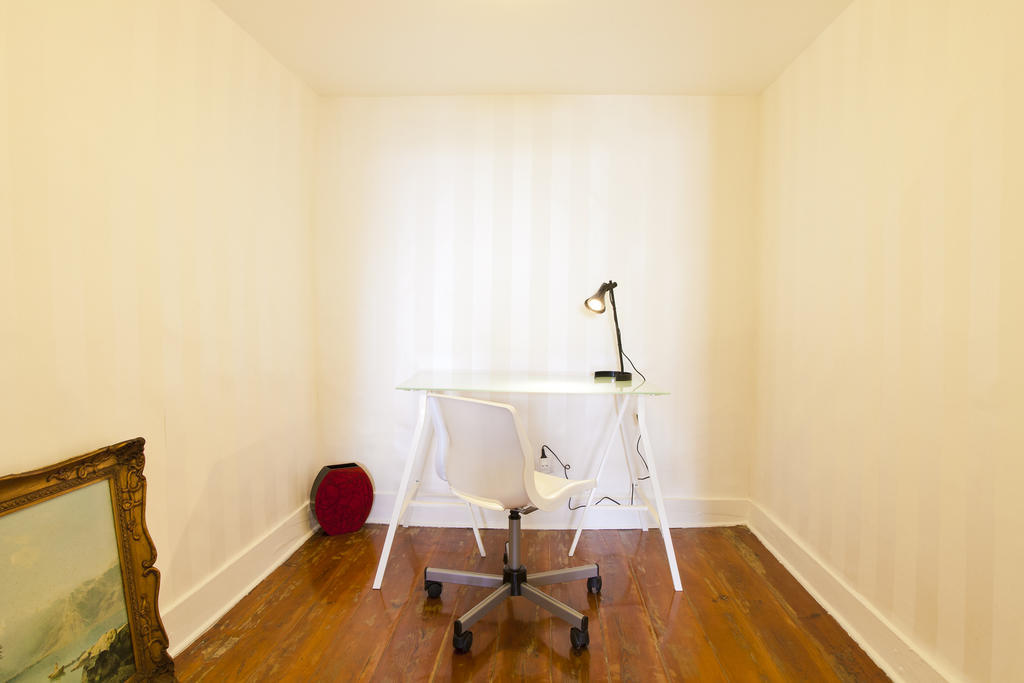 Bairrus Lisbon Apartments - Alfama Bagian luar foto