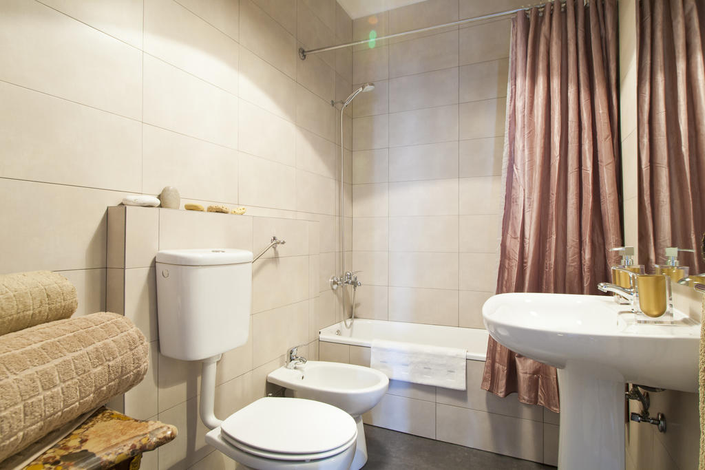 Bairrus Lisbon Apartments - Alfama Bagian luar foto