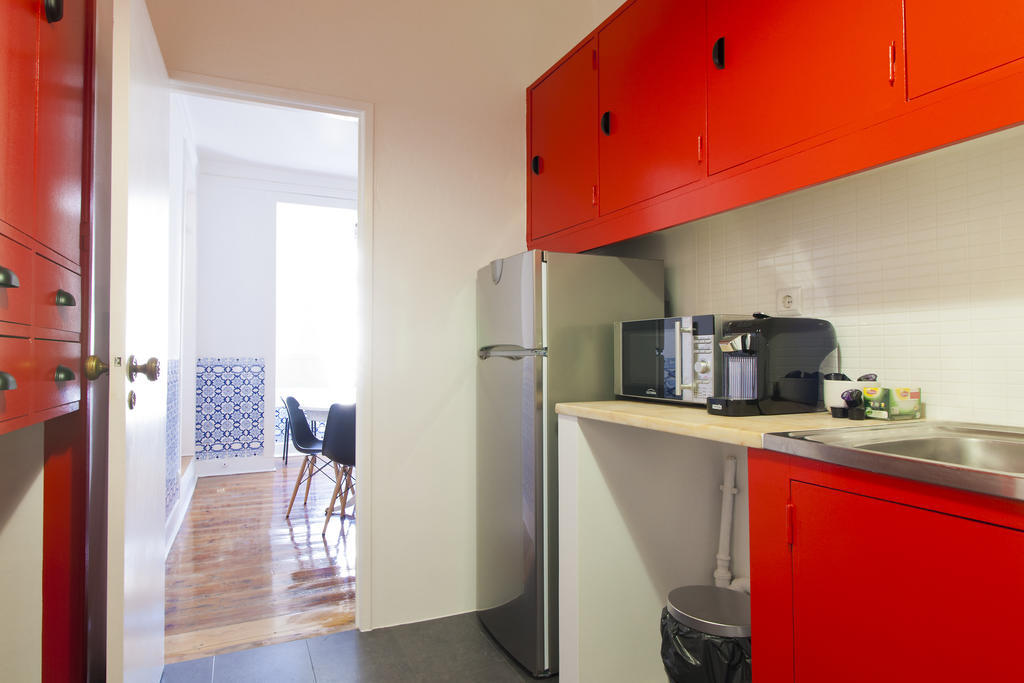Bairrus Lisbon Apartments - Alfama Bagian luar foto
