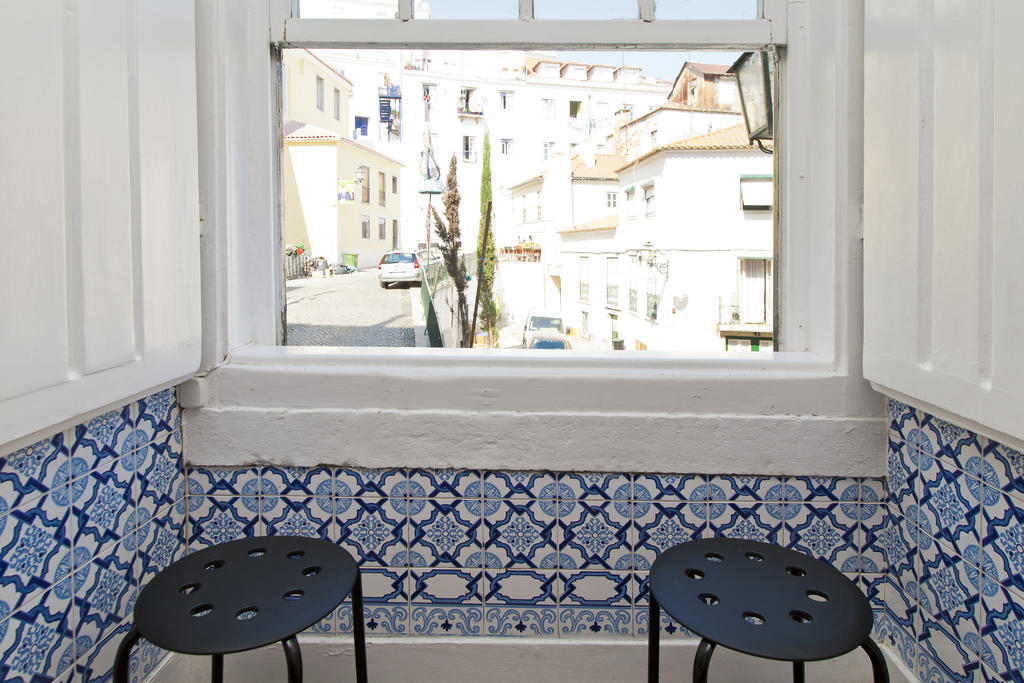 Bairrus Lisbon Apartments - Alfama Bagian luar foto
