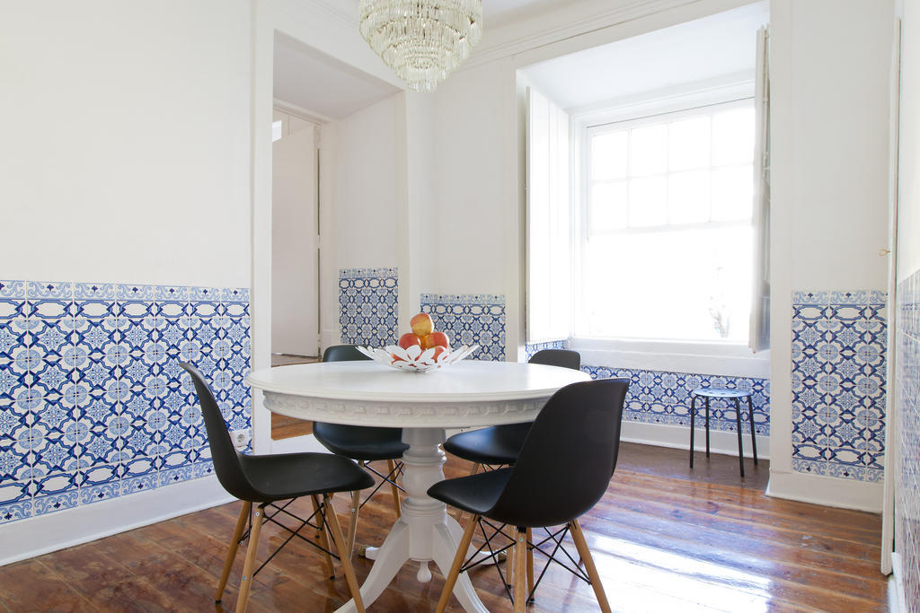 Bairrus Lisbon Apartments - Alfama Bagian luar foto