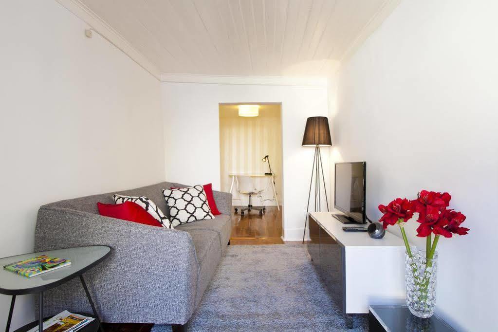Bairrus Lisbon Apartments - Alfama Bagian luar foto